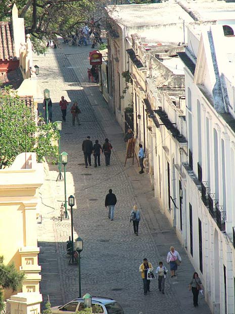 Rue pietonne prés de la Plaza San Martin - Cordoba
